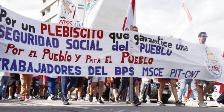 Plebiscito sobre seguridad social: Frente Amplio prepara un plenario nacional para resolver su posición