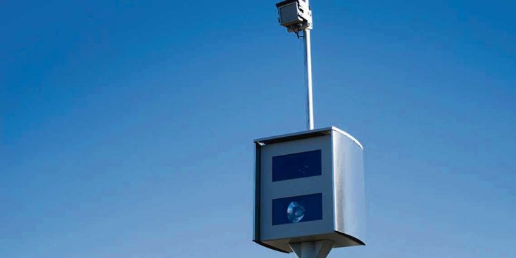 Radares en ruta: Ministro de Transporte envuelto en polémicas