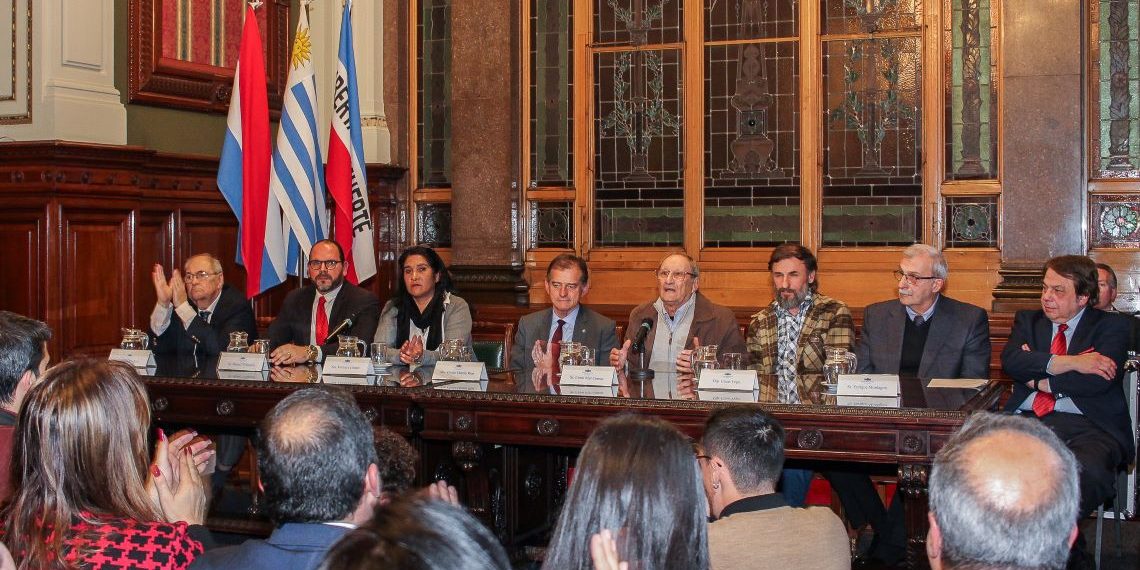 Cabildo Abierto lanzó recolección de firmas para un plebiscito contra la usura