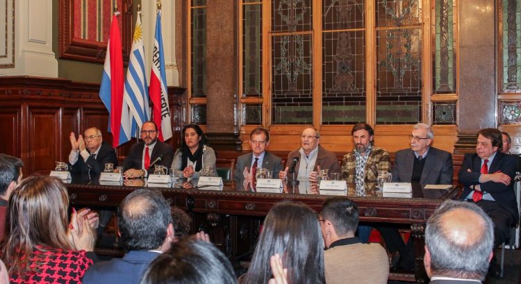 Cabildo Abierto lanzó recolección de firmas para un plebiscito contra la usura