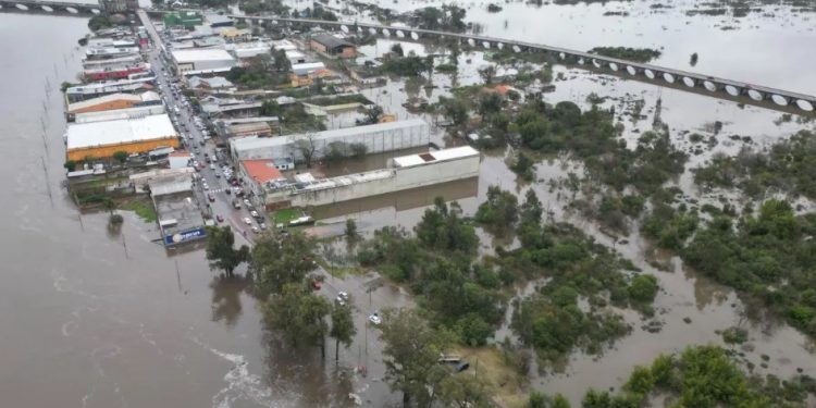 Intensas lluvias en cortos periodos de tiempo provocaron destrozos e inundaciones en el este y noreste del país