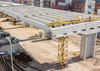 UPM 2 y un tren que demora en llegar a destino