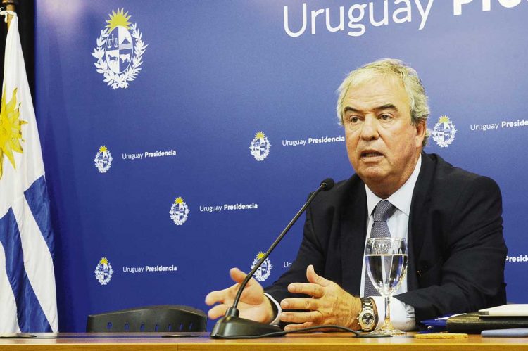 “Si la Policía no puede salir a protestar, tiene que hablar el ministro”