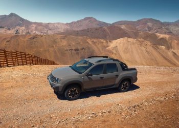 Renault Oroch presenta en Uruguay su nueva versión Intens Outsider 1.6 MT