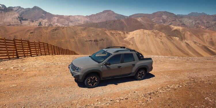 Renault Oroch presenta en Uruguay su nueva versión Intens Outsider 1.6 MT