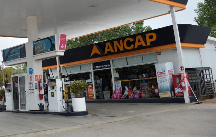 Comenzaron a regir los nuevos valores de las naftas y el gasoil