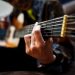 Haciendo música en vivo en residenciales