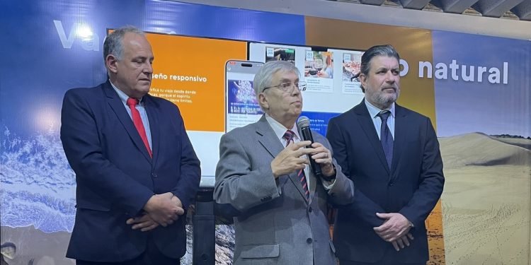 Ministro Viera anunció importantes novedades turísticas para los próximos meses