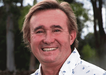 “Los políticos deberían encontrar coincidencias, sobre todo al ser un país muy pequeño y con poca gente”