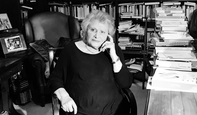 La indoblegable pasión de “querer decir”