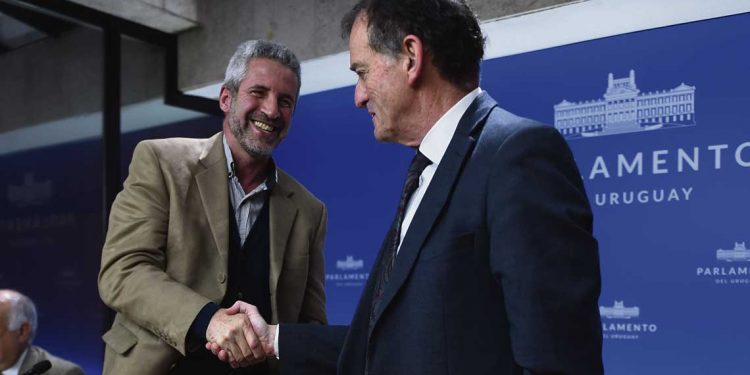 USU se suma a recolección de firmas por “Deuda Justa”