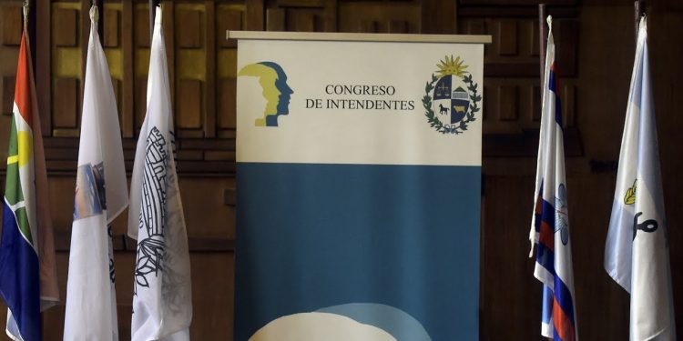 Fracasa nuevo intento de que ingresos a intendencias sean por sorteo o concurso