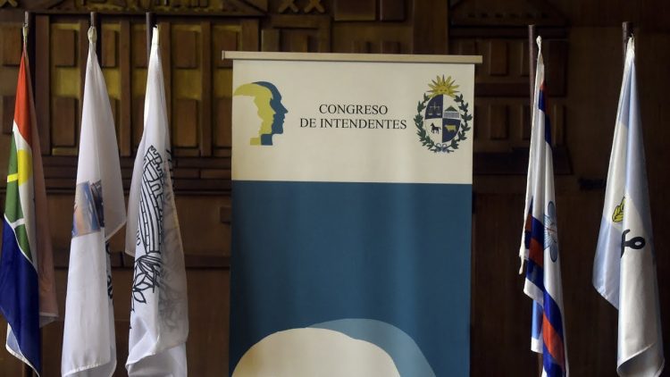 Fracasa nuevo intento de que ingresos a intendencias sean por sorteo o concurso