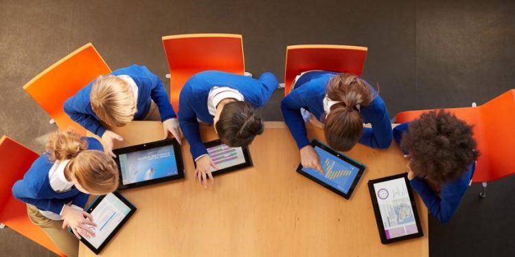 Educación y pantallas