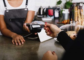 La polémica por los pos y la multiadquirencia