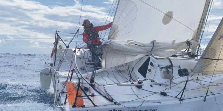 Primera vez en la historia: el uruguayo Federico Waksman ganó la regata Mini Transat
