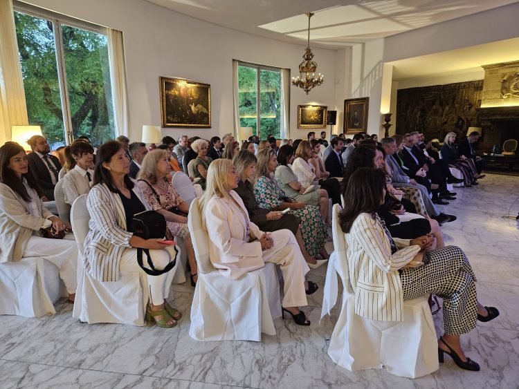 Actividad cultural en la embajada de Buenos Aires