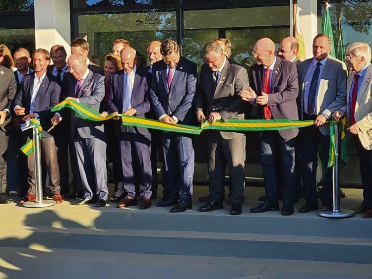 Se inauguró el primer aeropuerto binacional de Latinoamérica
