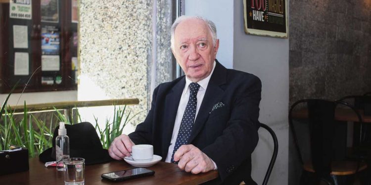 “Venimos de generaciones de profesionales formados en el hacer y teníamos mucha vergüenza de no saber”