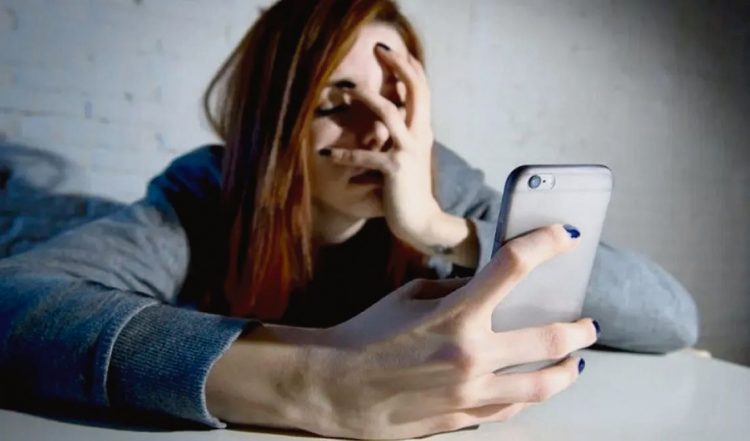 Exceso en el consumo digital: 50% de adolescentes con algún problema de sueño o alimentación