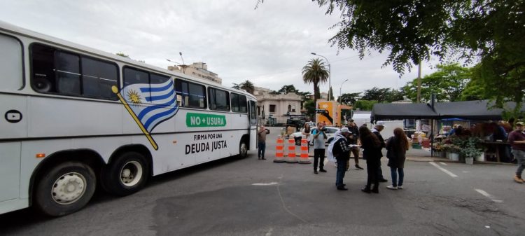 Exitosa jornada de recolección de firmas por Deuda Justa