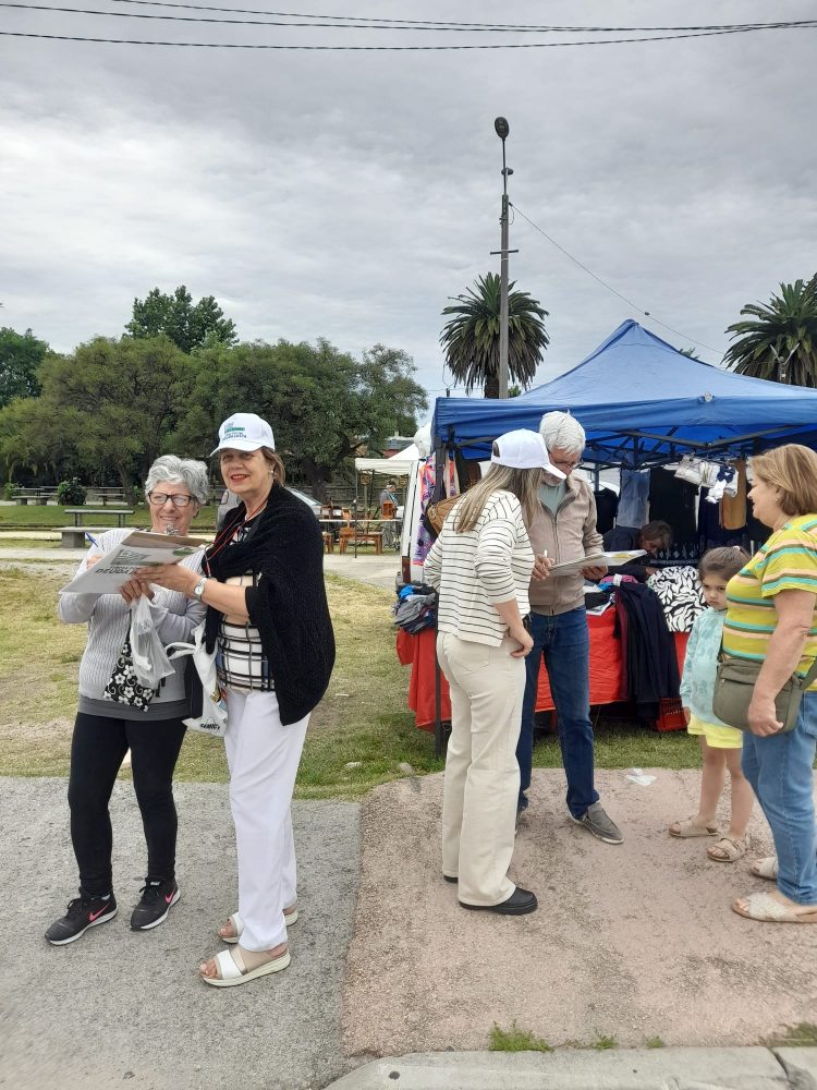 Exitosa jornada de recolección de firmas por Deuda Justa