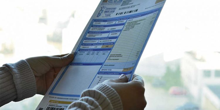 “UTE compra energía eléctrica que no consume nadie y la pagan los consumidores”