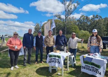 En defensa de la “Deuda Justa”, el senador Manini Ríos recorrió 7.000 kilómetros en todo el país