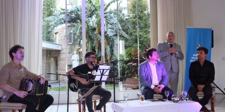 Actividad cultural en la embajada de Buenos Aires