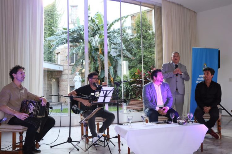 Actividad cultural en la embajada de Buenos Aires