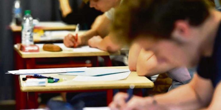 ¿Por qué decae globalmente el nivel educativo?