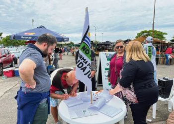 Exitosa jornada de recolección de firmas por Deuda Justa en Maldonado