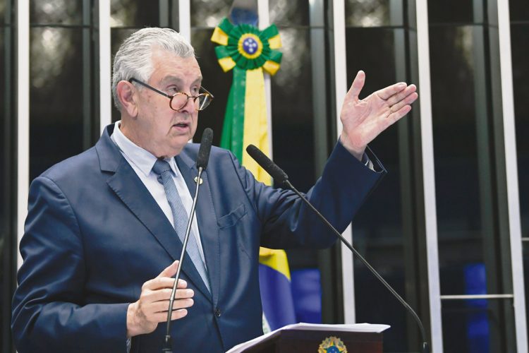 Luis Carlos Heinze: “Ver la hidrovía en pleno funcionamiento será una gran realización”