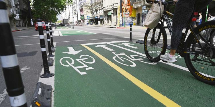 La ciclovía es “un adefesio espantoso y peligroso”, señala el edil Diego Rodríguez