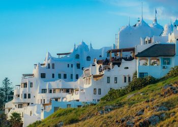 En 2023 creció el total de turistas que visitaron Uruguay y las divisas generadas