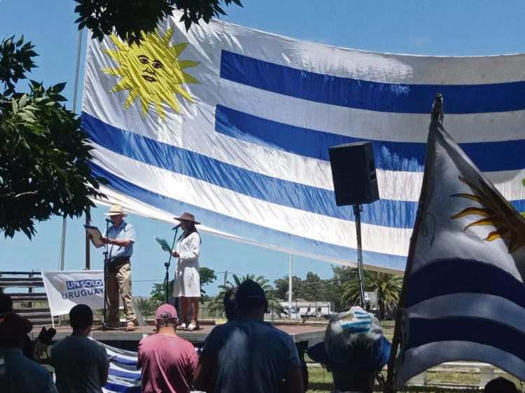 “El país está embretado y acorralado, y prima la ambición de poder”