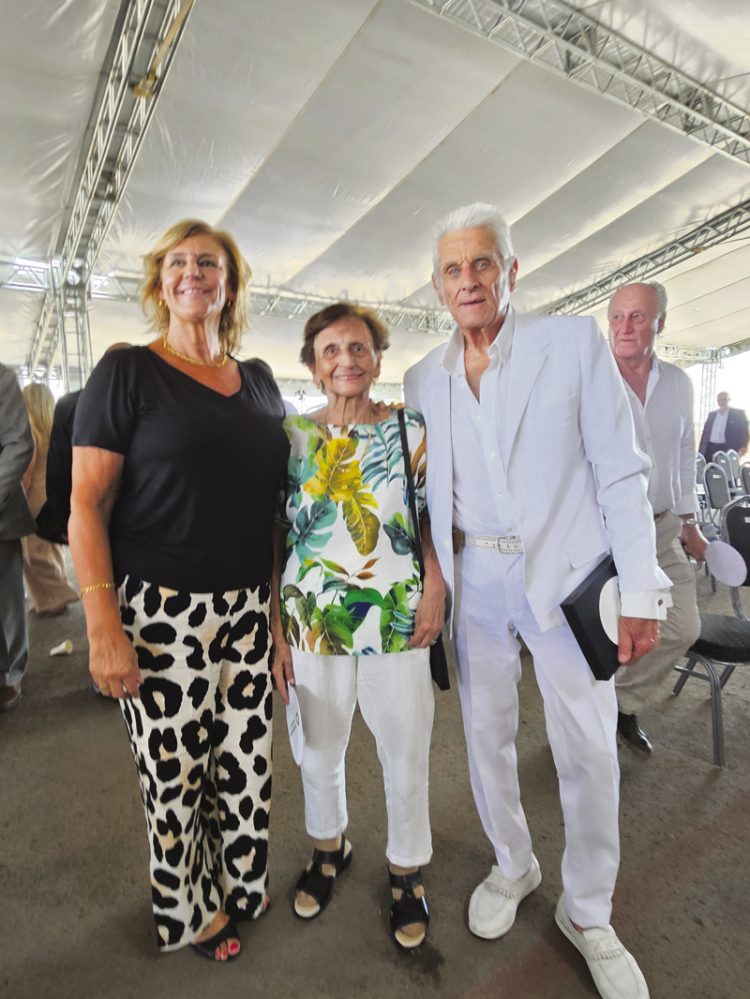 Se reinauguró el Aeropuerto de Salto con un reconocimiento al expiloto Hebert Rattin