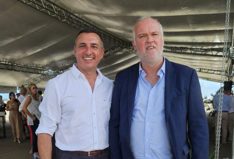 Se reinauguró el Aeropuerto de Salto con un reconocimiento al expiloto Hebert Rattin