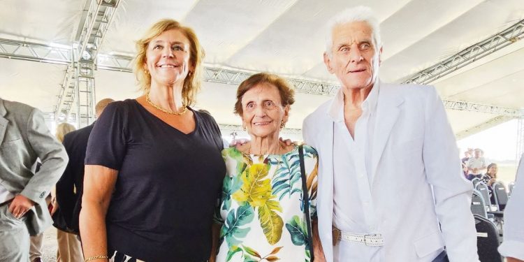 Se reinauguró el Aeropuerto de Salto con un reconocimiento al expiloto Hebert Rattin