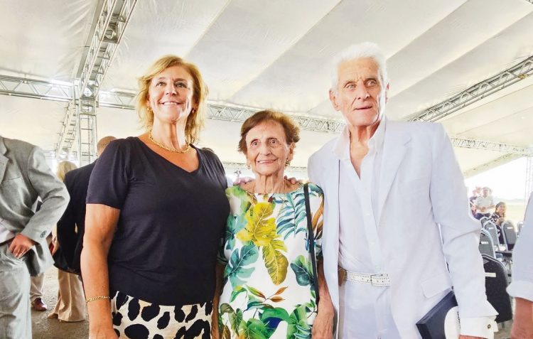 Se reinauguró el Aeropuerto de Salto con un reconocimiento al expiloto Hebert Rattin