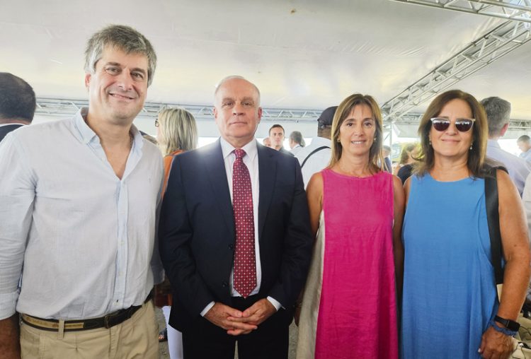 Se reinauguró el Aeropuerto de Salto con un reconocimiento al expiloto Hebert Rattin