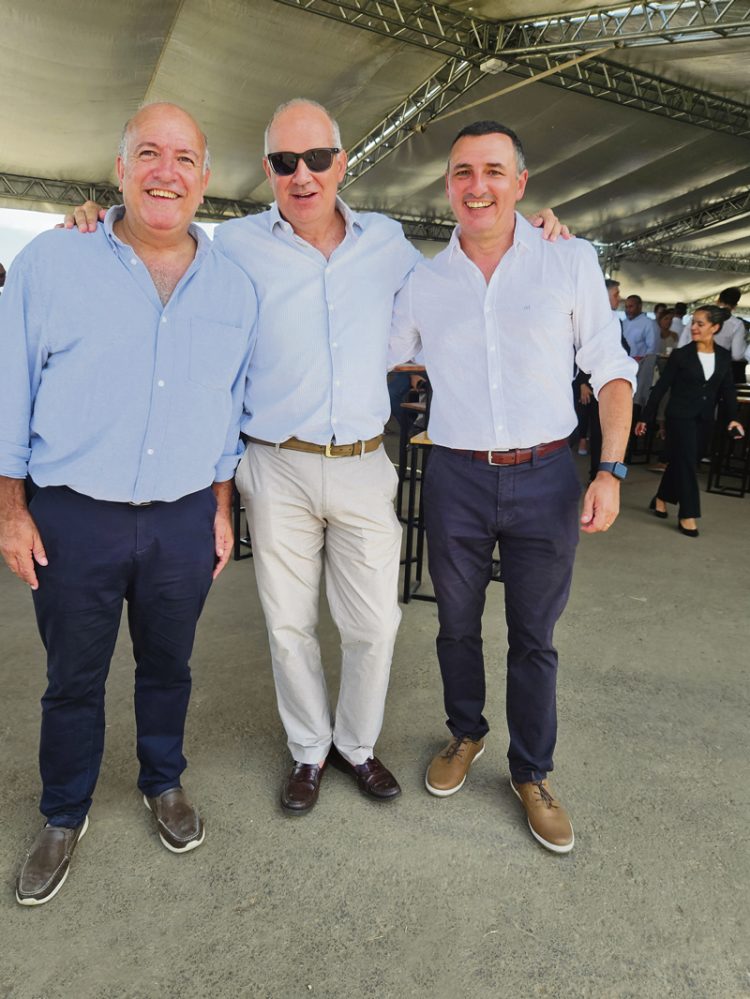 Se reinauguró el Aeropuerto de Salto con un reconocimiento al expiloto Hebert Rattin