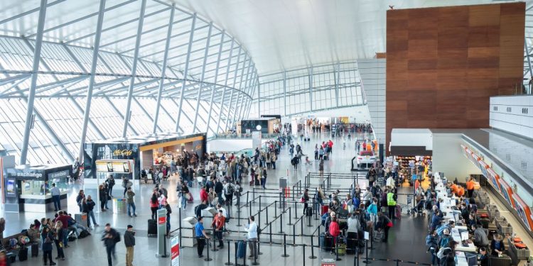Aeropuerto de Carrasco registró récord histórico de pasajeros en enero