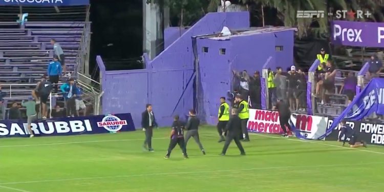 ¡Que vuelva la Policía a las tribunas, por favor!