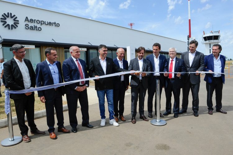 Cruce entre Lima y Lacalle en el aeropuerto de Salto