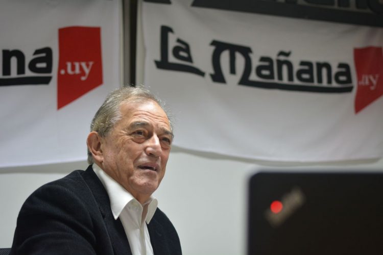 Hugo Manini Ríos y la escritura como medio de acción