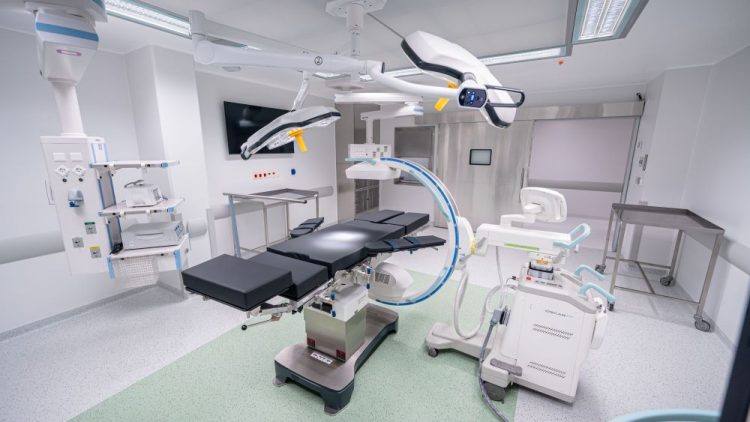 La Asociación Española aumenta capacidad de intervenciones de rodilla y cadera con su nuevo block quirúrgico  