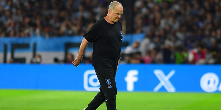 Marcelo Bielsa y los 40 orientales