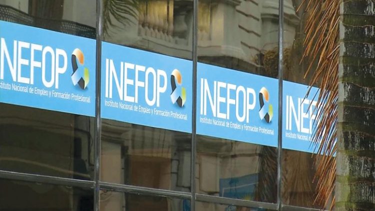 Inefop entrega 3500 becas a estudiantes de bachillerato