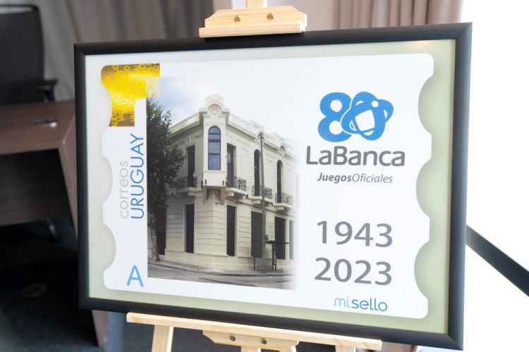 La Banca y Abitab emiten sello que cierra un año de celebraciones